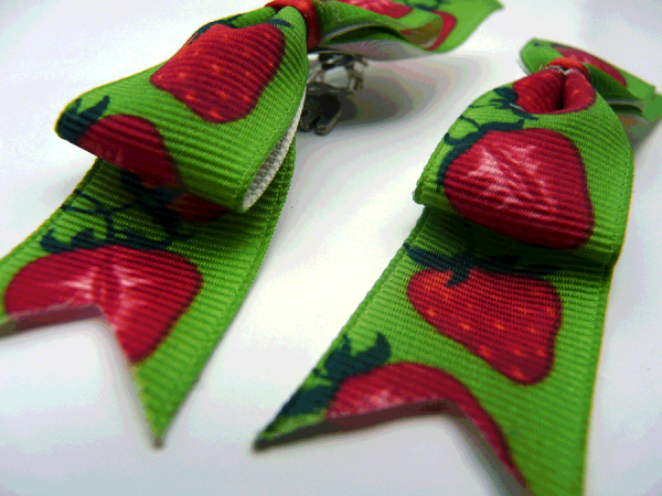 Small Strawberry bow - Image 2