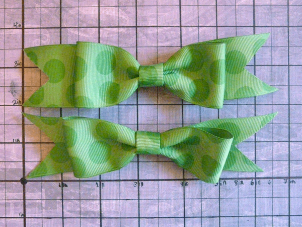 Green Polka Dot Bow Short tail - Image 4