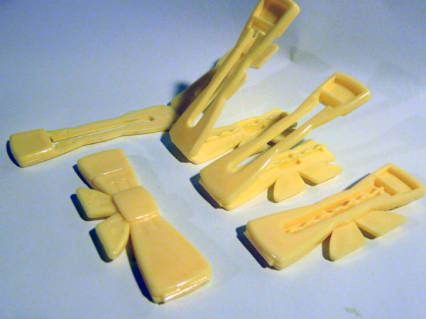 Yellow Plastic Snap Bow - Image 3