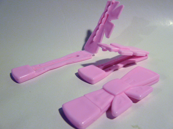 Pink Plastic snap bow - Image 2