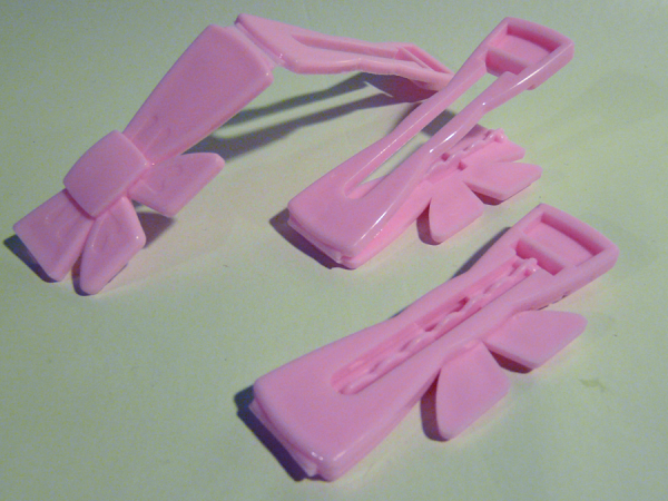 Pink Plastic snap bow - Image 3