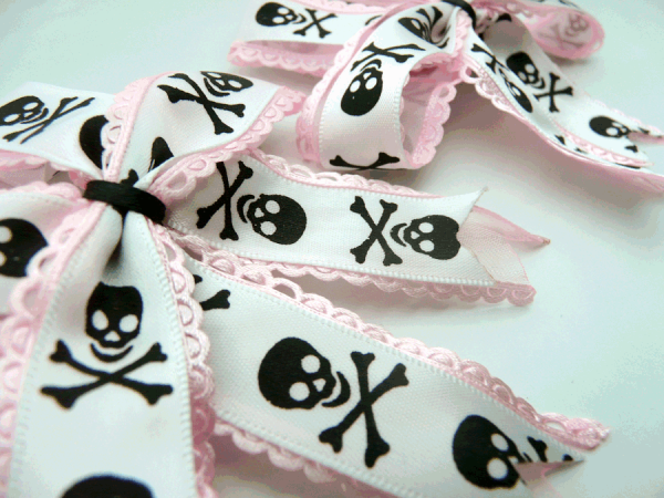 Picot Jolly Roger bow - Image 2