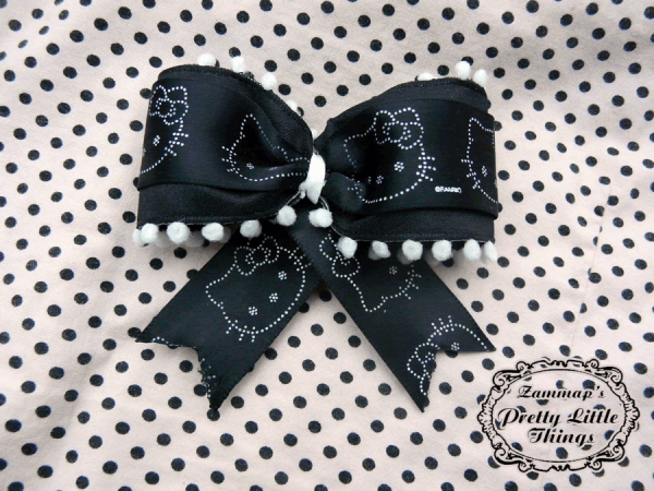 Pom Pom Hello Kitty Bow