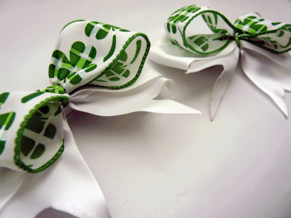 White Shamrock bow - Image 2