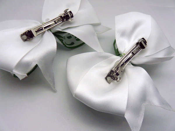 White Shamrock bow - Image 3