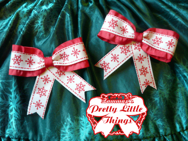 Ruffed red snowflake bow