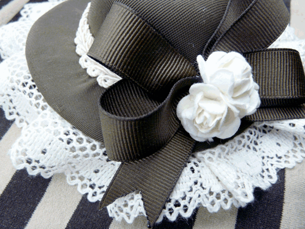 Chocolate rose hat - Image 2
