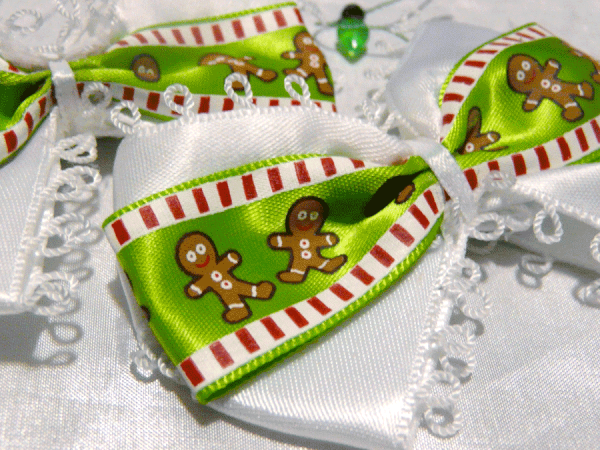 White Gingerbread man bow - Image 2