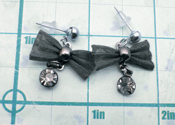 Metal bow Earrings - Image 5