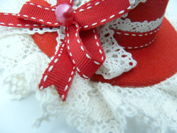 Red Gothic Hat - Image 2